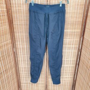 ☆ Athleta Attitude Pants Navy Blue Size 6